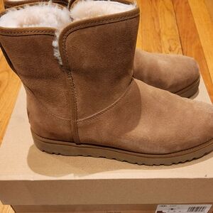 UGG Classic Brown Winter Boots